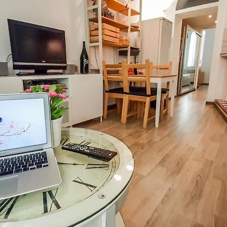 Altido Lovely 1-Br Flat With Easy Access To Centre Mailand Exterior foto